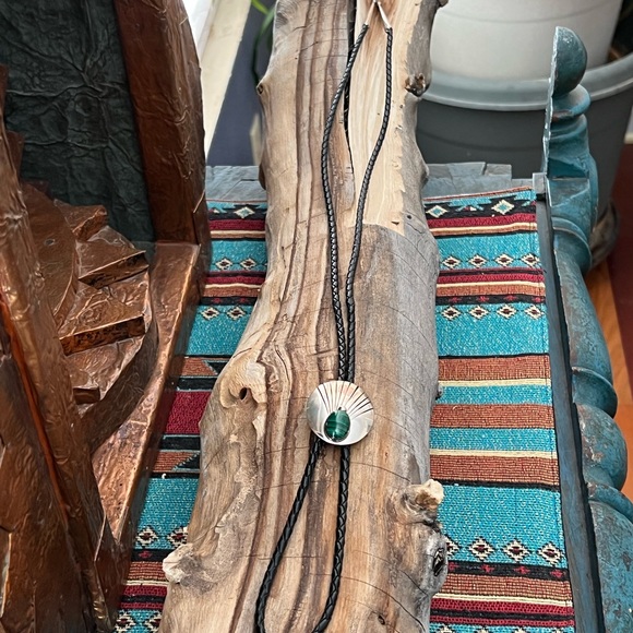 Vintage Native American Sterling Silver Malachite Bolo Tie - Picture 11 of 11